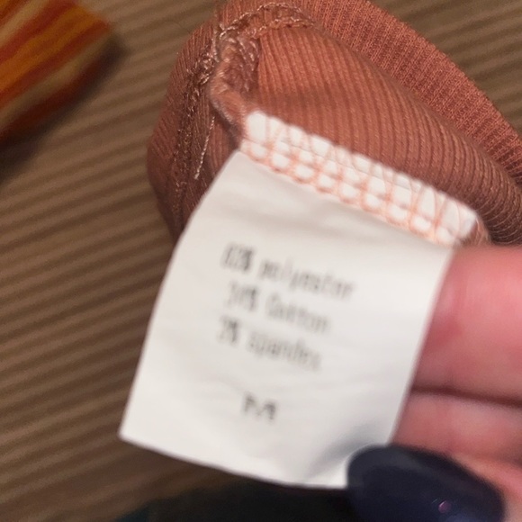 Cropped tank top - Picture 3 of 3